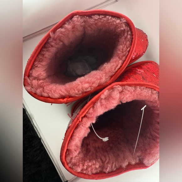 UGG Sparkling Red Sequin Boots - Picture 4 of 6